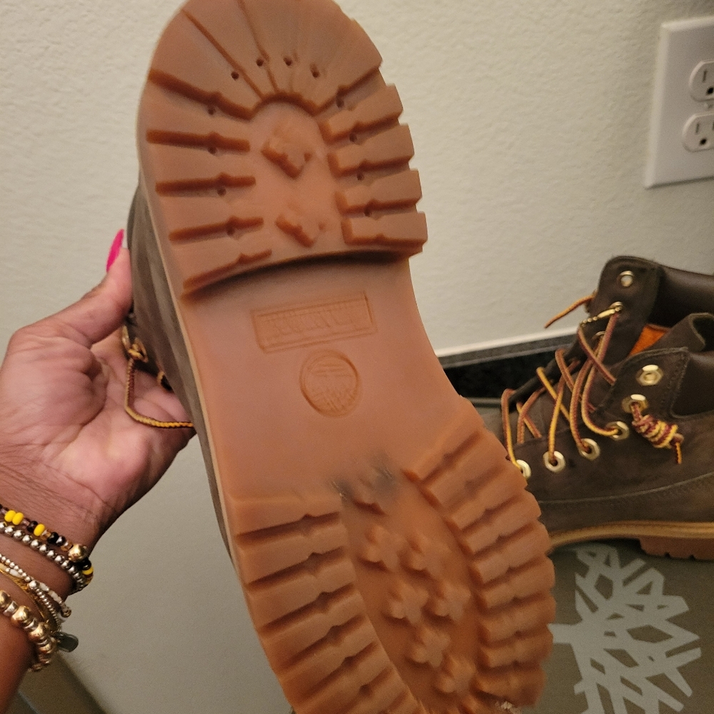 Boots - Picture 3 of 4